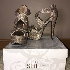 Shi Champagne platform heels